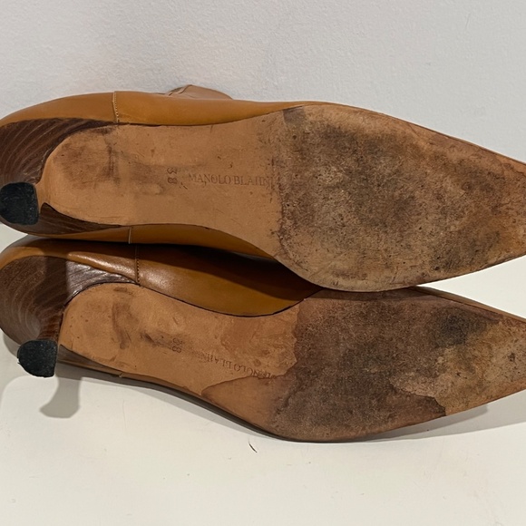 MANOLO BLAHNIK Camel Leather Pointed Toe Kitten Heel Ankle Bootie EU38 US 8 - Picture 11 of 11